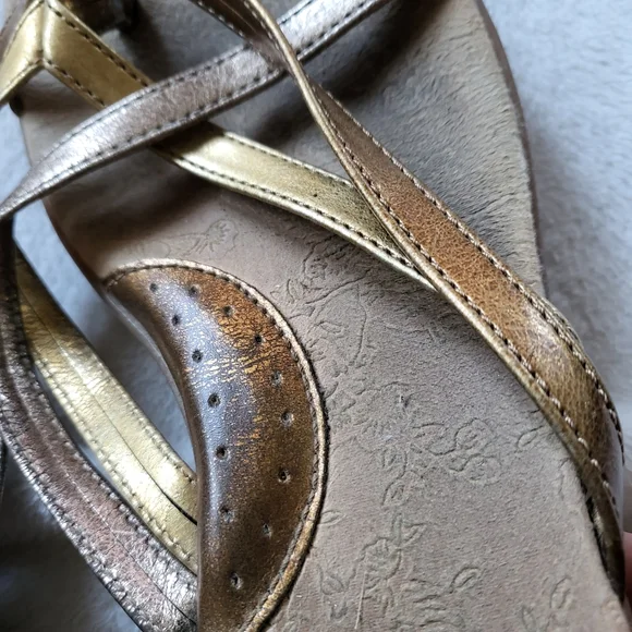 Merona sandals metallic straps low wedge US 9.5 - Picture 8 of 8
